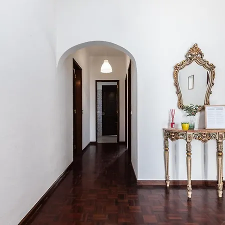 Flat On Center Apartment *