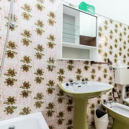 Flat On Center Apartment *